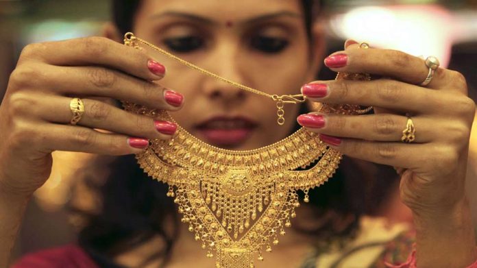 Today's Gold Price : Gold is down by Rs.8000, know the latest gold and silver rates