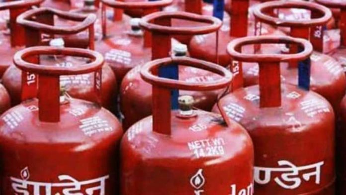 Now you can get LPG Gas cylinder for only Rs 633, get your booking done quickly