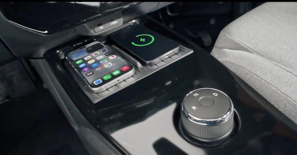 tata tiago facelift2026 wireless charging